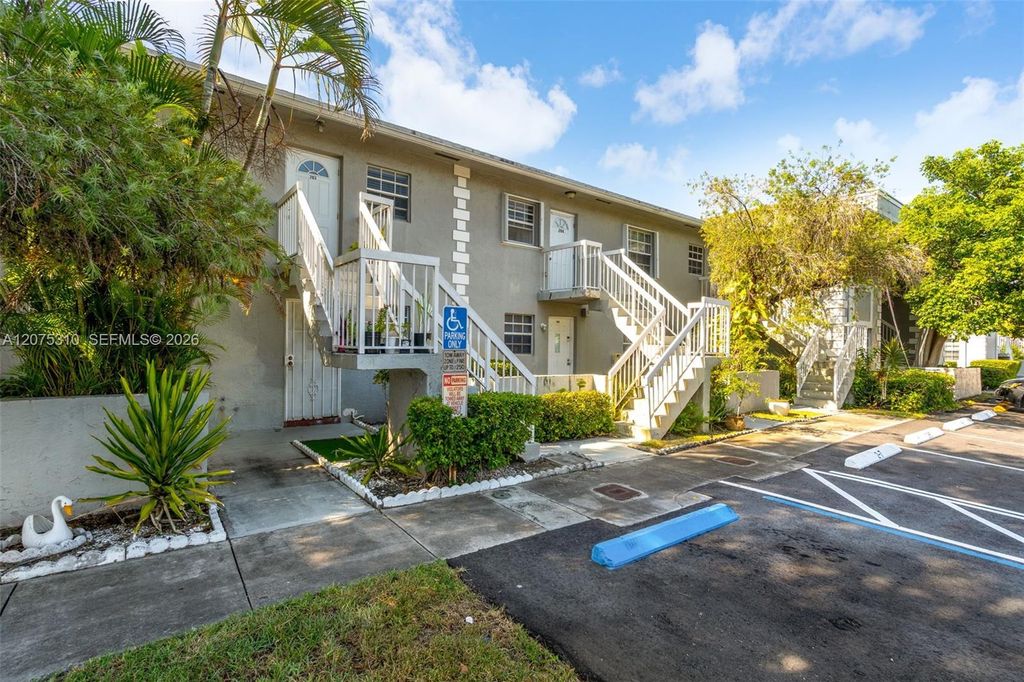 426 NE 210th Cir Terrace 103-2, Miami, FL 33179