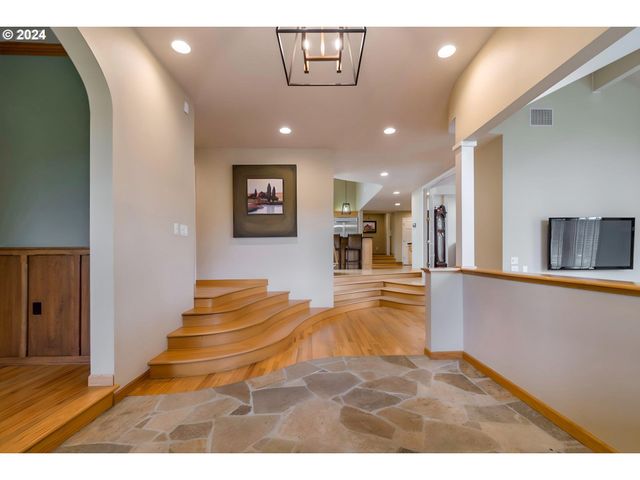 37691 Upper Camp Creek Rd, Springfield, OR 97478