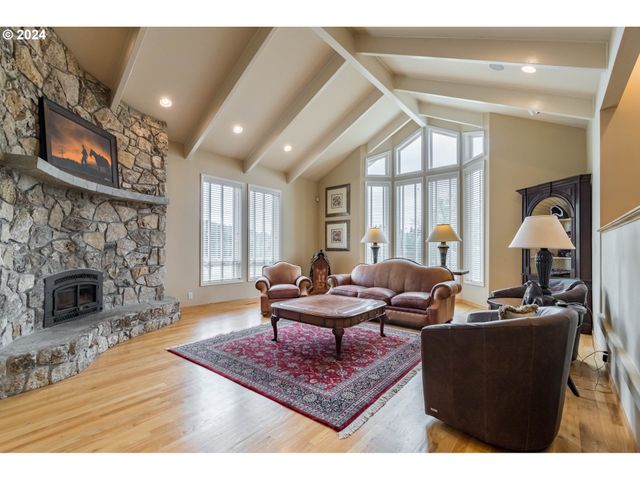 37691 Upper Camp Creek Rd, Springfield, OR 97478