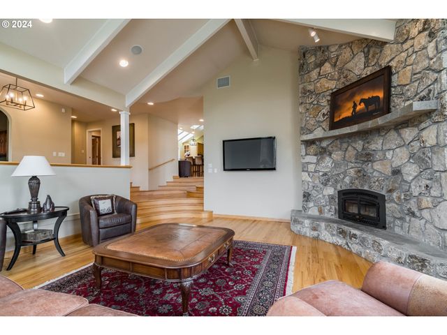 37691 Upper Camp Creek Rd, Springfield, OR 97478