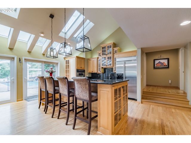 37691 Upper Camp Creek Rd, Springfield, OR 97478