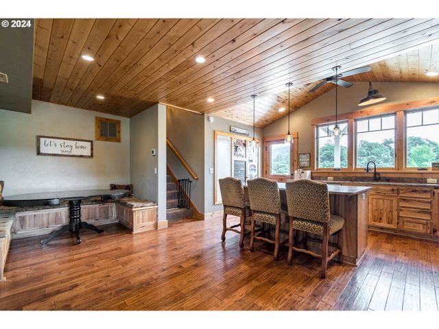 37691 Upper Camp Creek Rd, Springfield, OR 97478