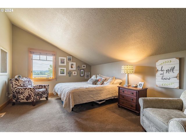 37691 Upper Camp Creek Rd, Springfield, OR 97478