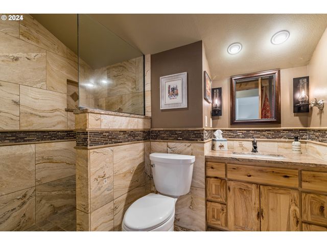 37691 Upper Camp Creek Rd, Springfield, OR 97478