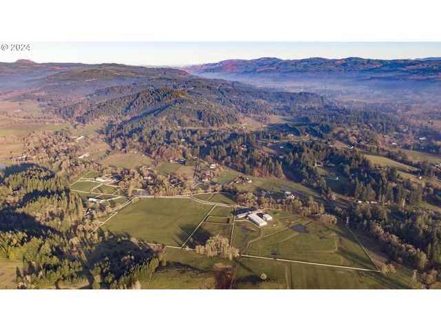 37691 Upper Camp Creek Rd, Springfield, OR 97478