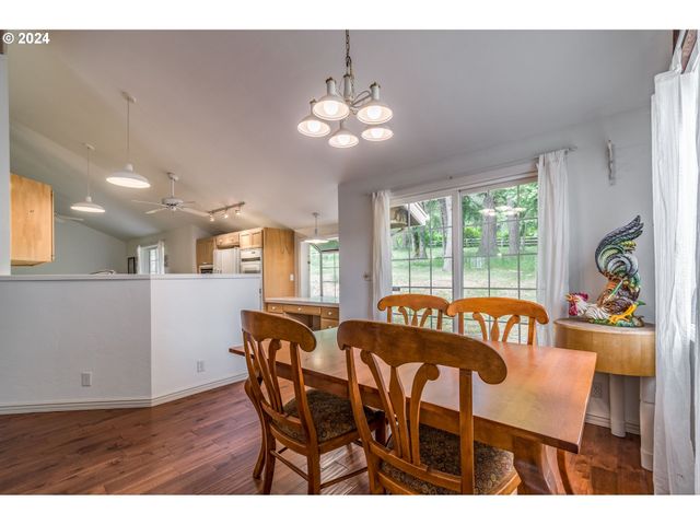 37691 Upper Camp Creek Rd, Springfield, OR 97478