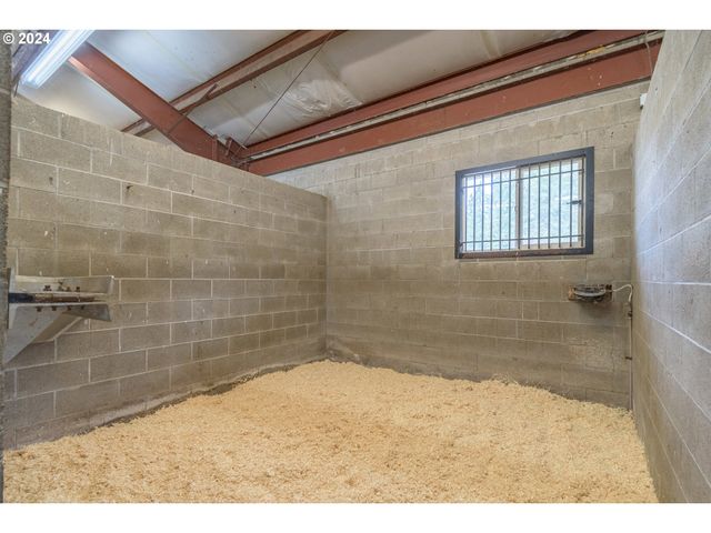 37691 Upper Camp Creek Rd, Springfield, OR 97478