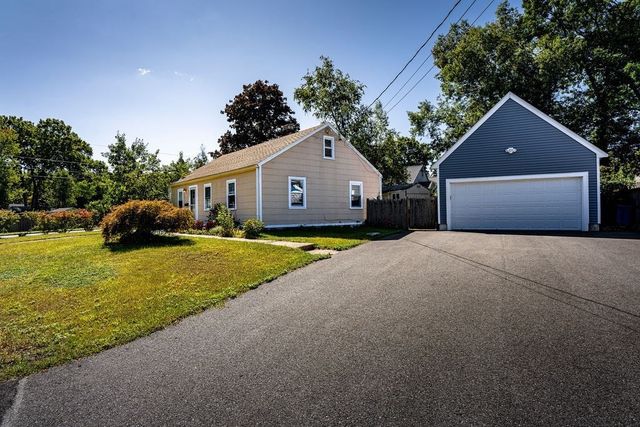 201 Stoughton St, Stoughton, MA 02072