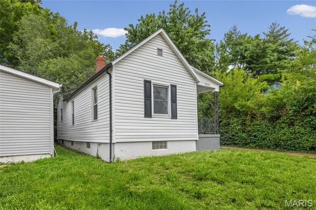 7033 Julian Avenue, University City, MO 63130