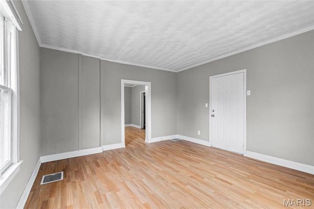7033 Julian Avenue, University City, MO 63130
