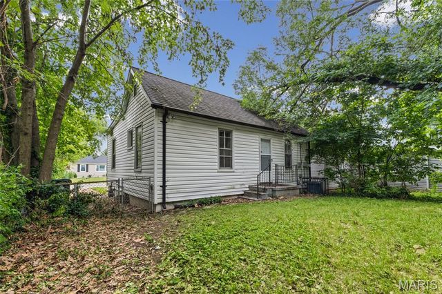 7033 Julian Avenue, University City, MO 63130