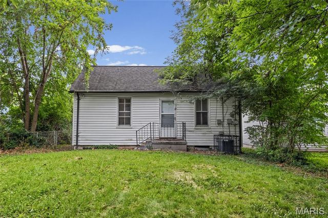 7033 Julian Avenue, University City, MO 63130