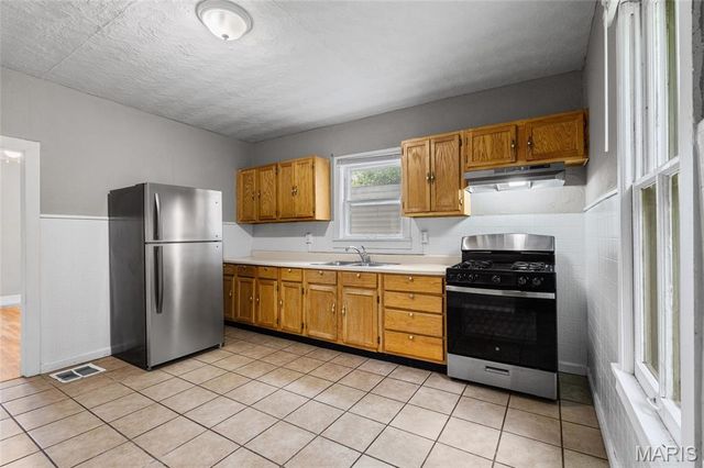 7033 Julian Avenue, University City, MO 63130