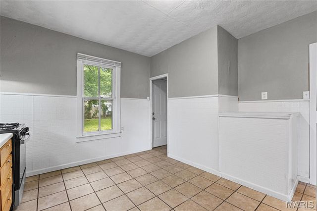 7033 Julian Avenue, University City, MO 63130