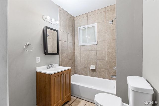 7033 Julian Avenue, University City, MO 63130