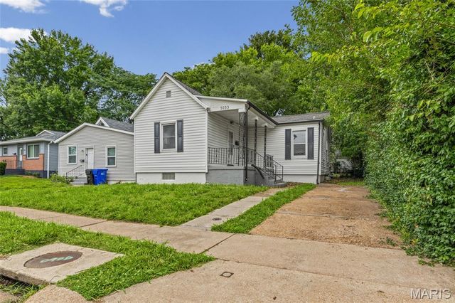 7033 Julian Avenue, University City, MO 63130