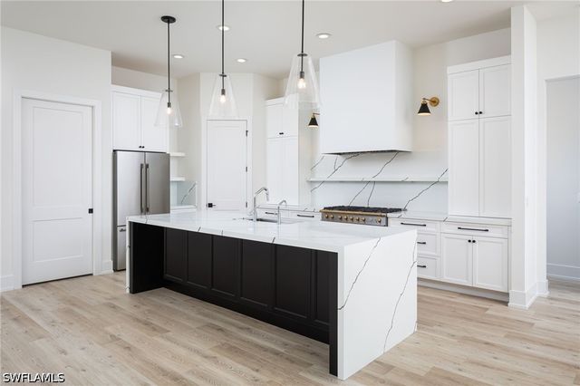 5772 GREEN BLVD, Naples, FL 34116