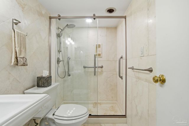 615 Bayshore Dr 502, Pensacola, FL 32507