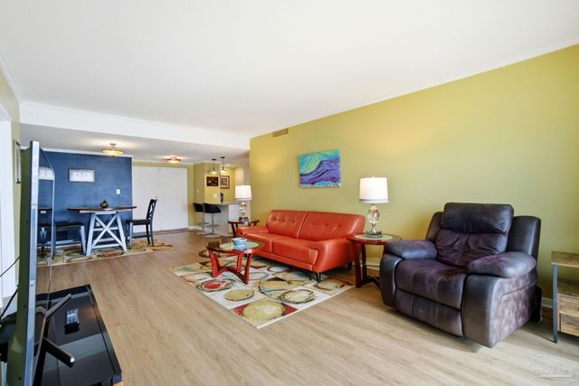 615 Bayshore Dr 502, Pensacola, FL 32507