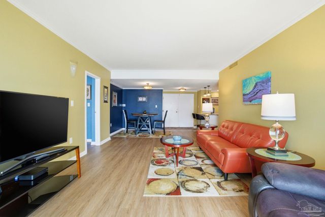 615 Bayshore Dr 502, Pensacola, FL 32507