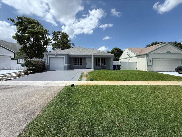 1071 SW 86th Ave, Pembroke Pines, FL 33025