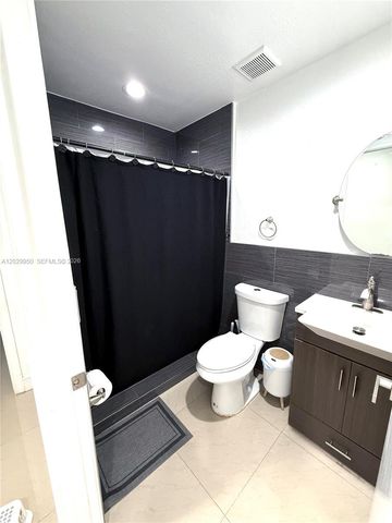 1071 SW 86th Ave, Pembroke Pines, FL 33025