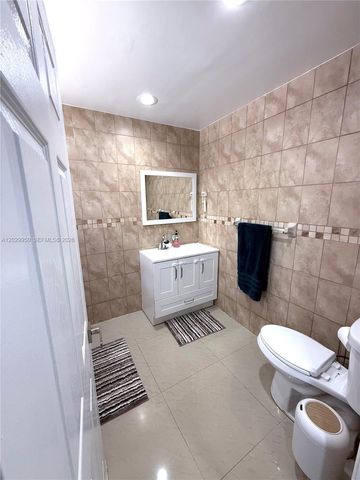 1071 SW 86th Ave, Pembroke Pines, FL 33025