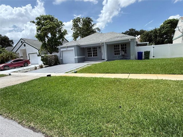 1071 SW 86th Ave, Pembroke Pines, FL 33025