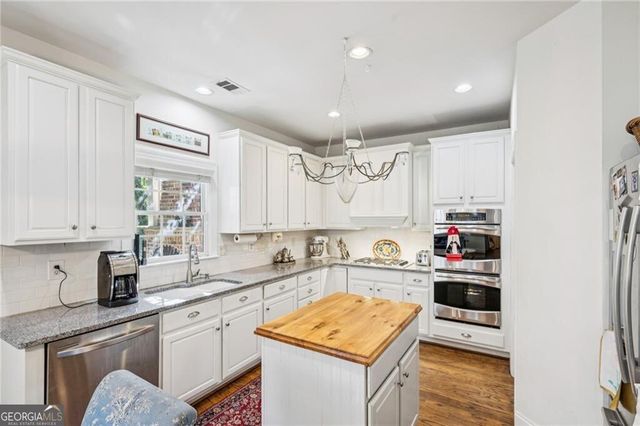 1055 Brookhaven Walk NE, Atlanta, GA 30319