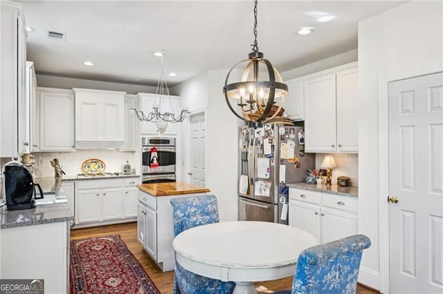 1055 Brookhaven Walk NE, Atlanta, GA 30319