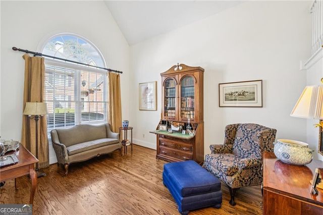 1055 Brookhaven Walk NE, Atlanta, GA 30319