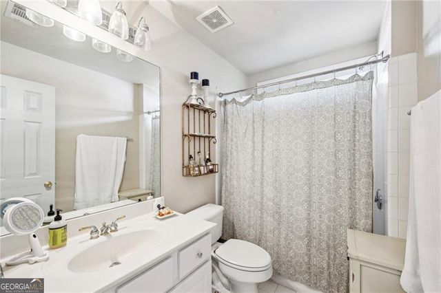 1055 Brookhaven Walk NE, Atlanta, GA 30319