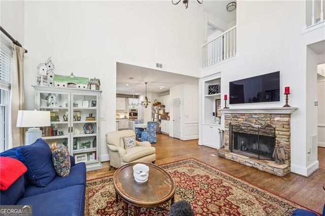 1055 Brookhaven Walk NE, Atlanta, GA 30319