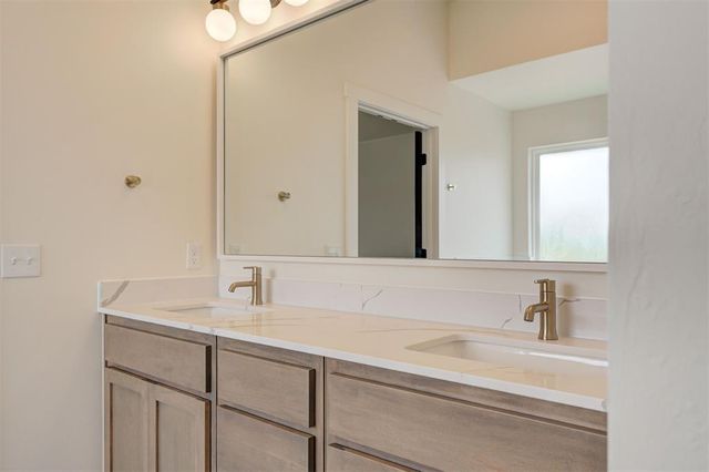 4364 Ranchwood Drive, Edmond, OK 73025