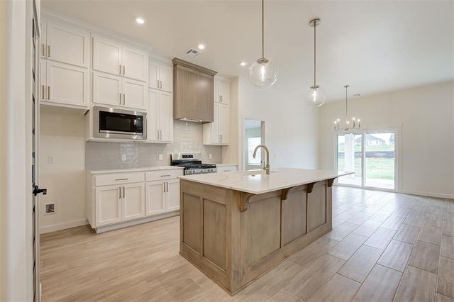 4364 Ranchwood Drive, Edmond, OK 73025
