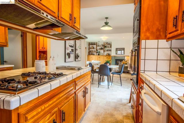 6406 Mystic, Oakland, CA 94618