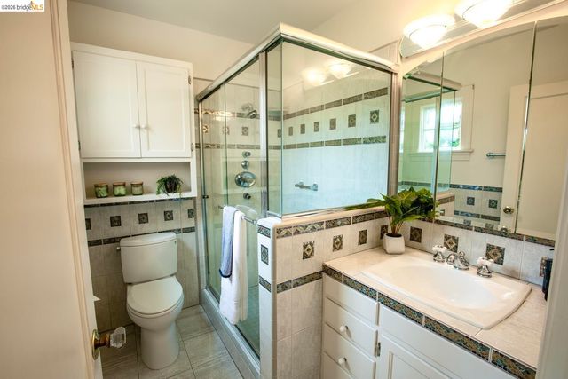 6406 Mystic, Oakland, CA 94618