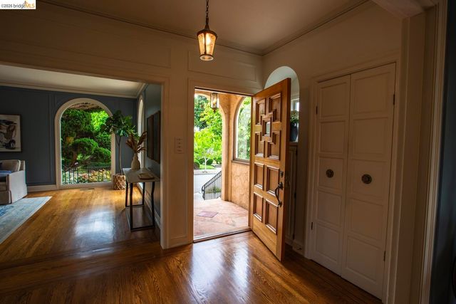 6406 Mystic, Oakland, CA 94618