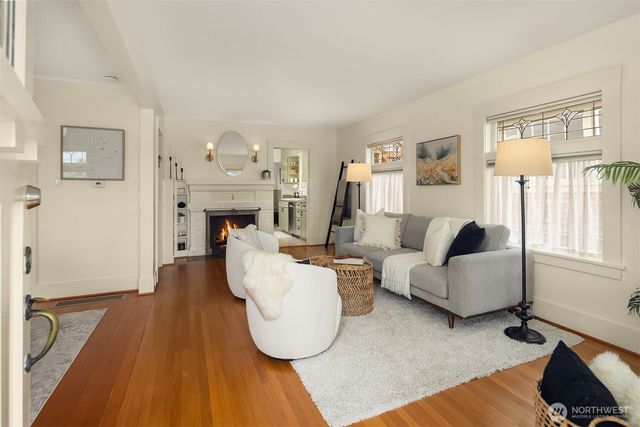 3505 Burke Avenue N, Seattle, WA 98103