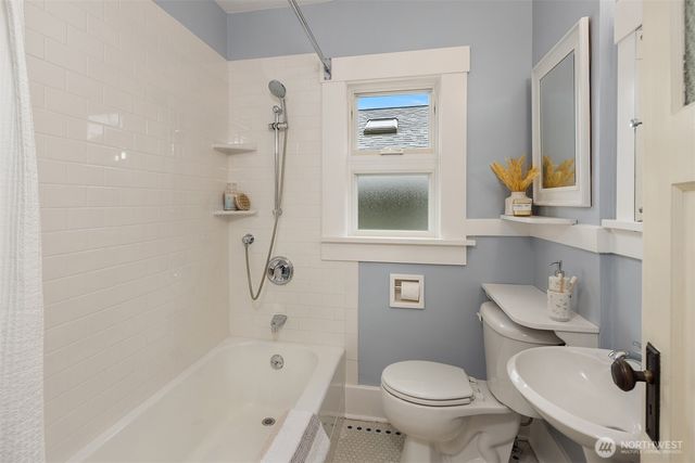 3505 Burke Avenue N, Seattle, WA 98103