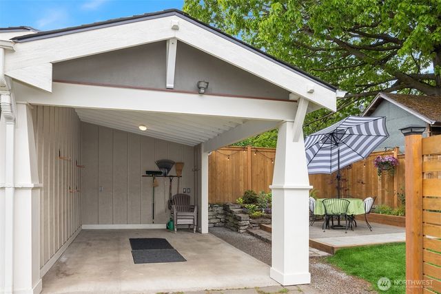 3505 Burke Avenue N, Seattle, WA 98103