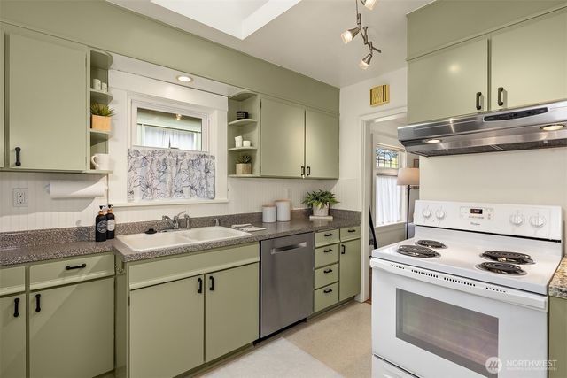 3505 Burke Avenue N, Seattle, WA 98103