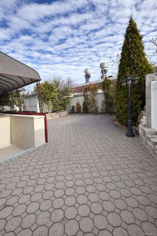 15823 92nd Street, Howard Beach, NY 11414