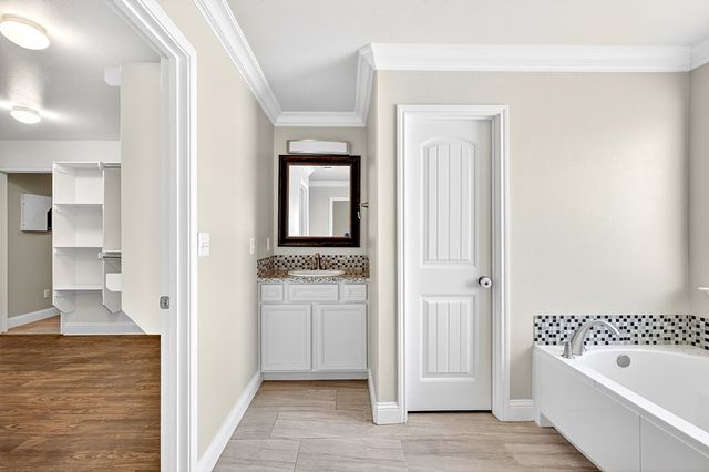 6718 Spur, Midland, TX 79705