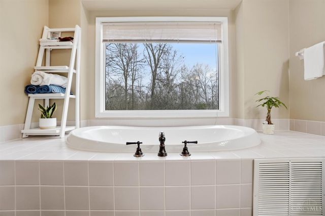 862 Miami Ridge Drive, Miami Twp, OH 45140