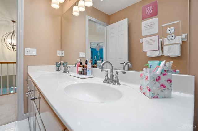 862 Miami Ridge Drive, Miami Twp, OH 45140