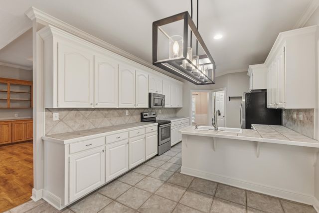 32 Le Grande, Hattiesburg, MS 39402