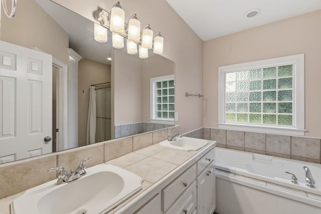 32 Le Grande, Hattiesburg, MS 39402