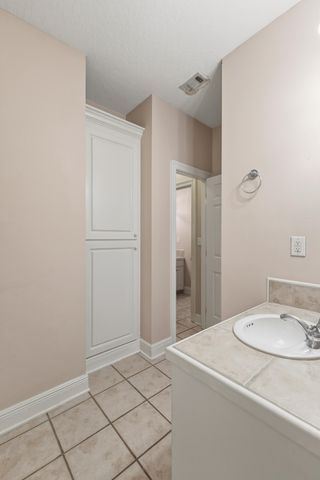 32 Le Grande, Hattiesburg, MS 39402