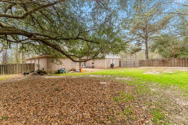 32 Le Grande, Hattiesburg, MS 39402